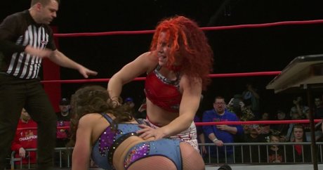 Mickie James onlyfans leakes