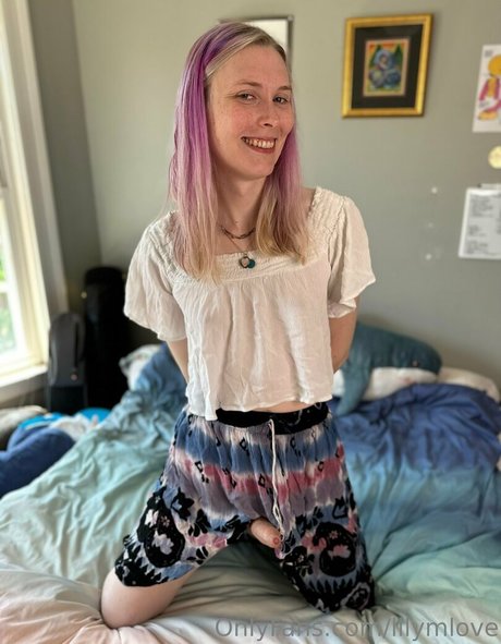 lilymlove onlyfans pics