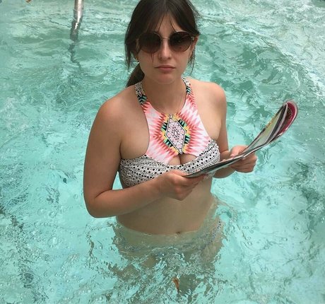 Allison Raskin porn onlyfans leaks