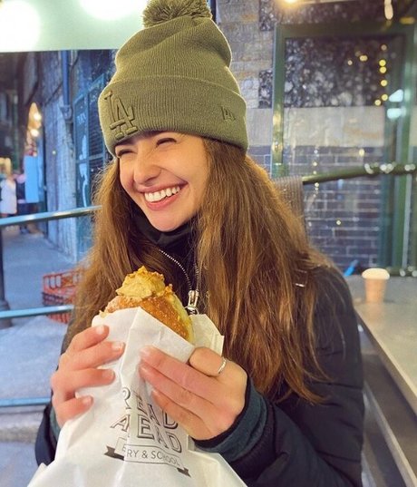 Holly Earl onlyfans model photo