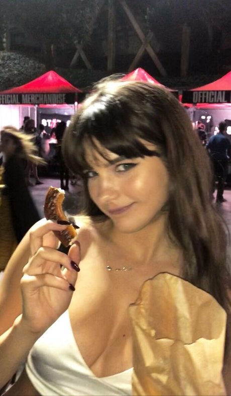 Chloe East leaked onlyfans photos