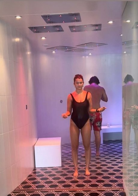 Chloe East fans only