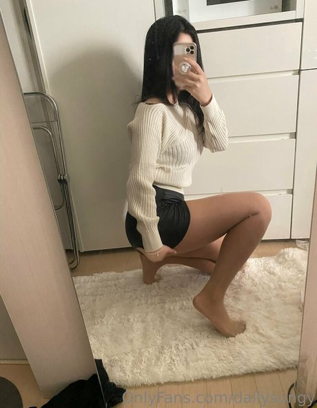 dailysungy only fans pics