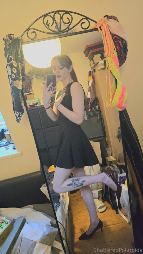 shatteredpolaroids onlyfans nude leaks