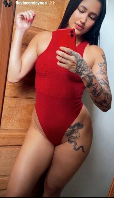 Flavia Carolayne onlyfans strip tease