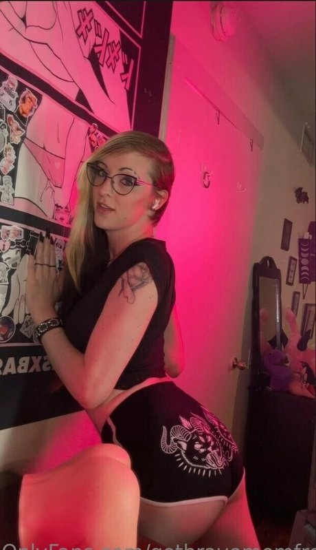 gothravemomfree porn onlyfans