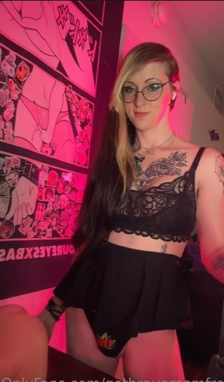 gothravemomfree only fans pic