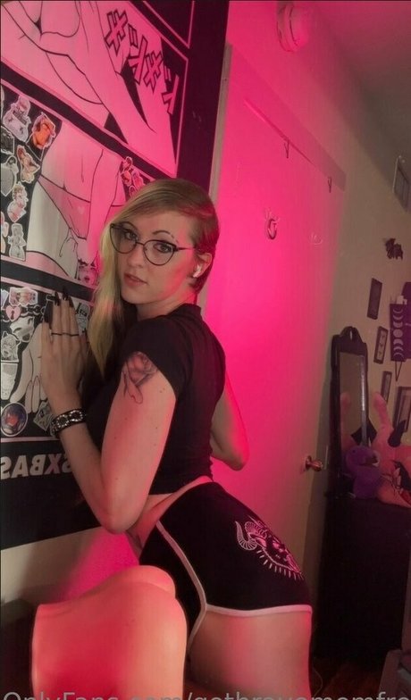 gothravemomfree nude onlyfans