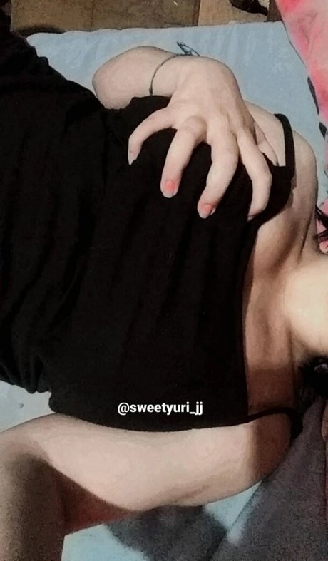 SweetYuri onlyfans xx