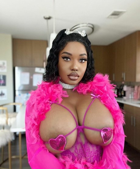 Chawanda Love onlyfans creator