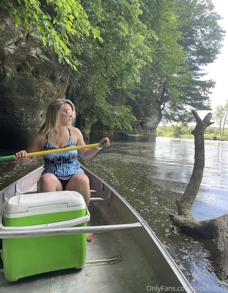 picklesfree onlyfans nude photos