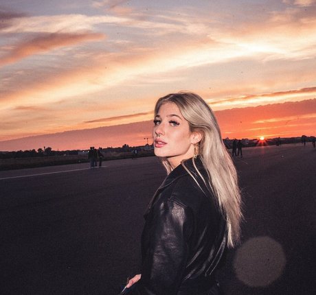 pinkarosalina onlyfans nudes leaked