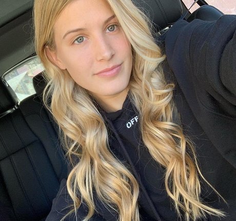 Genie Bouchard onlyfans leaked.