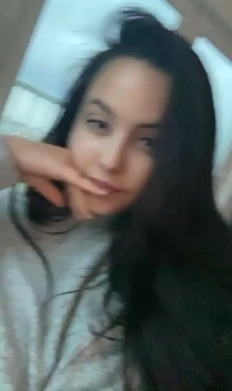 Zina Hadid nude on onlyfans