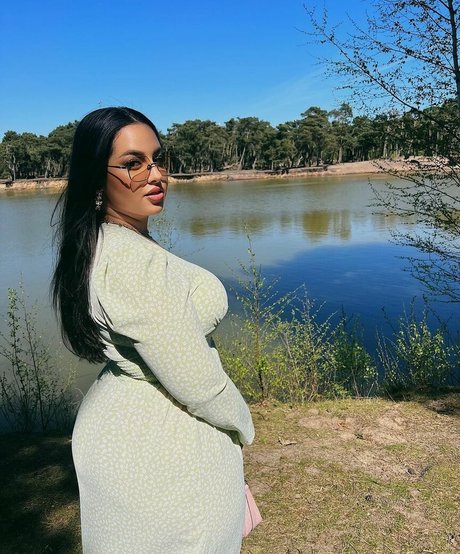 Zina Hadid hot onlyfans