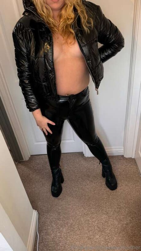 Katietleather tits onlyfans