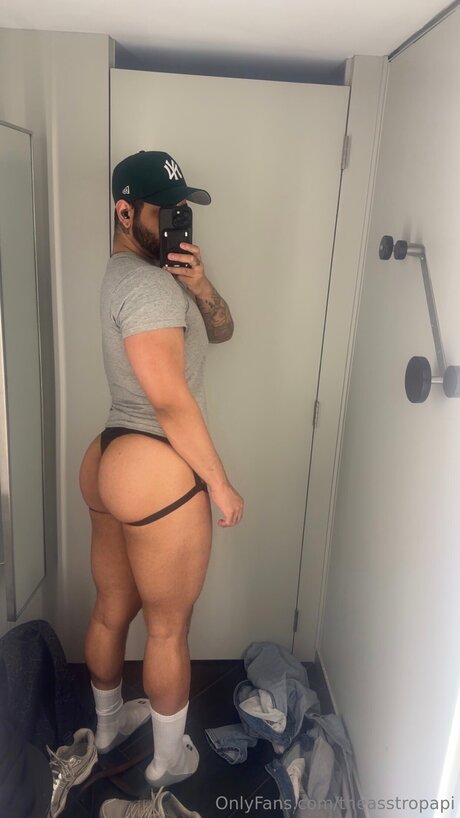 Theasstropapi onlyfans sexy