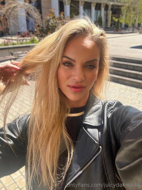 Juicydakota44 nude leak onlyfans