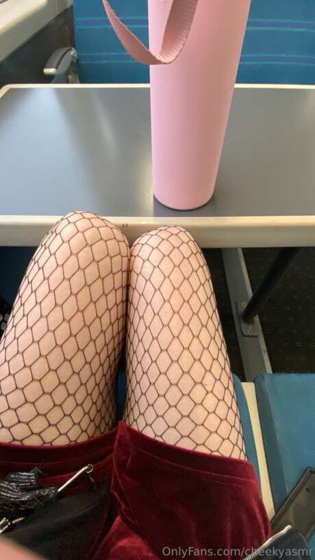 Asmrloveu onlyfans picture