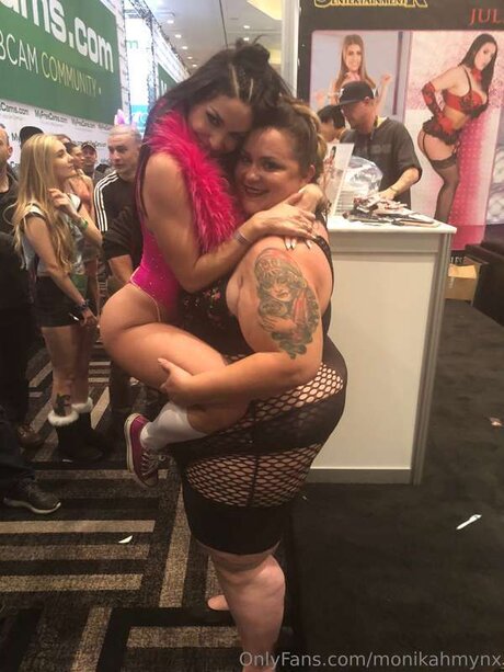 Monikamynx69 onlyfans model photos