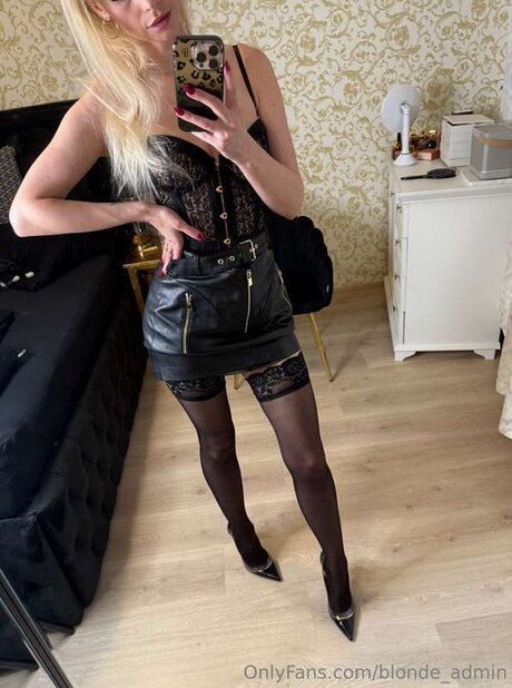 Blonde Admin xxx onlyfans