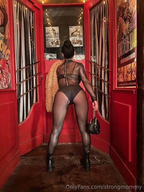 Strongmommy onlyfans naked pics