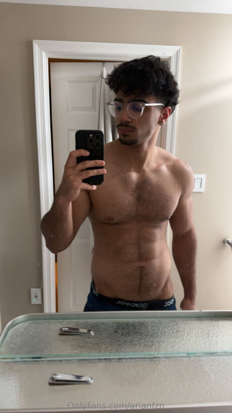 Arianfzn naked only fans