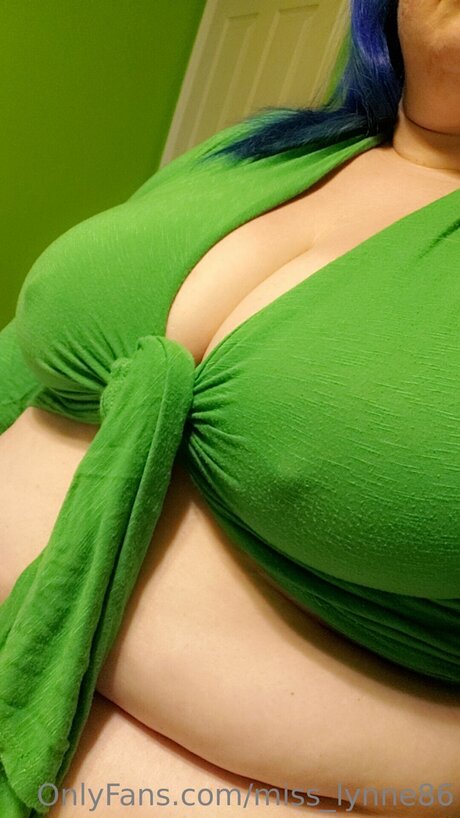 Miss Lynne86 naked on onlyfans