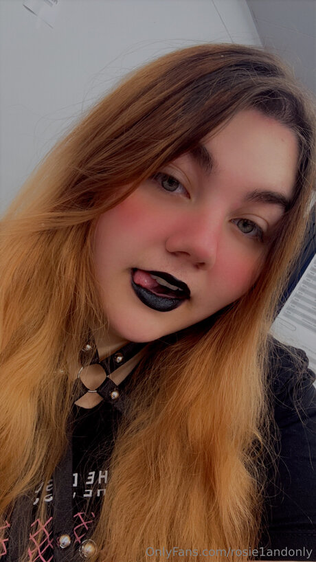 Rosie1andonly onlyfans leaked pictures