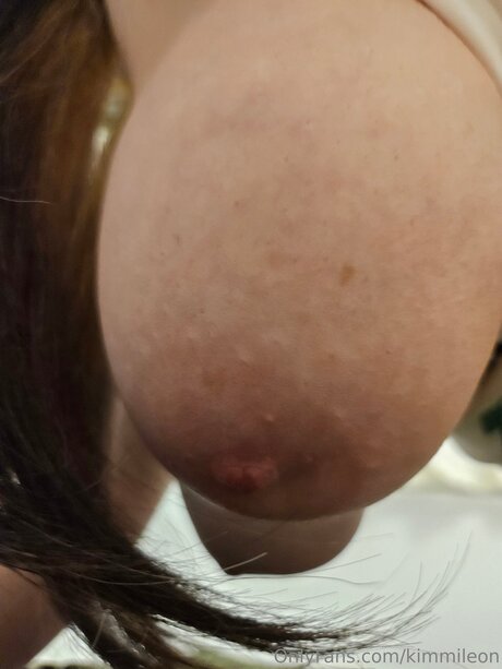 Kimmileon onlyfans posts