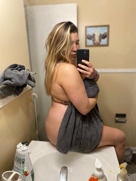 Yogirlb 00 free onlyfans