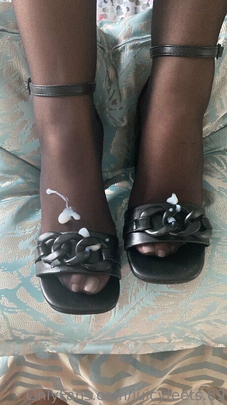 Juicyfeets 69 nude only fans
