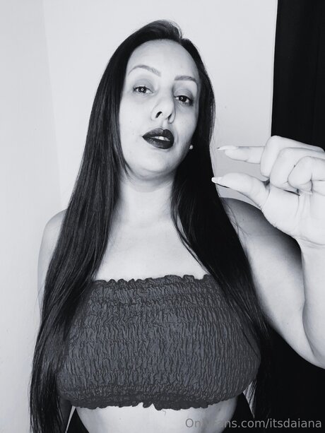 Itsdaiana naked only fans