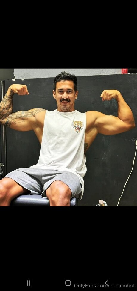 Beniciohot naked only fans