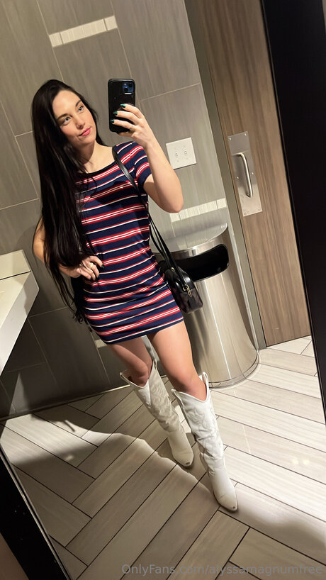 Alyssamagnumfree onlyfans sexy