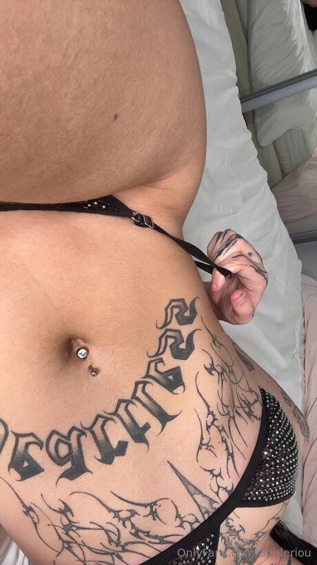 Adeleriou xxx onlyfans