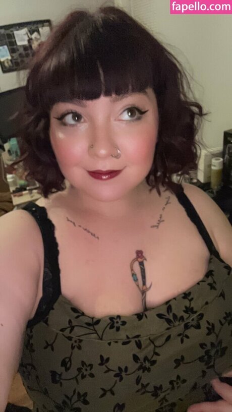 Comicbookdays onlyfans model photo