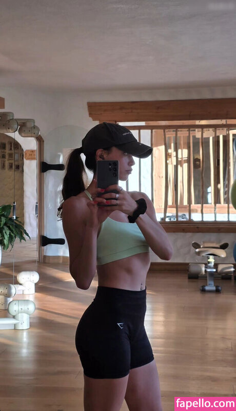 Nina Chuba nude leaks onlyfans