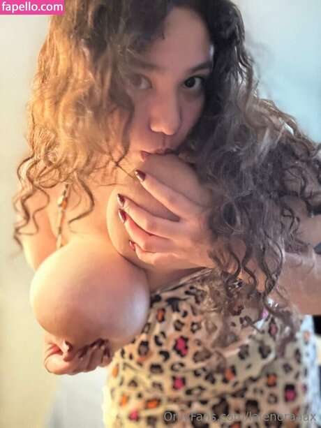 Lalenoraaa on onlyfans