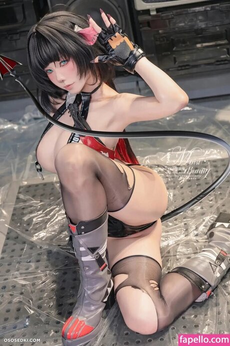 Moist Bunny strip onlyfans