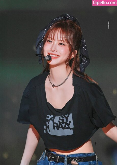 Hong Eunchae_ leaked onlyfans pictures