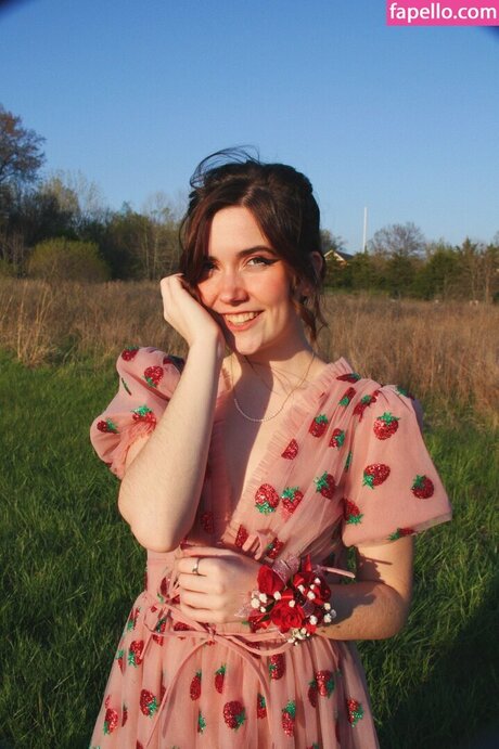 graciecatemakes onlyfans model photos