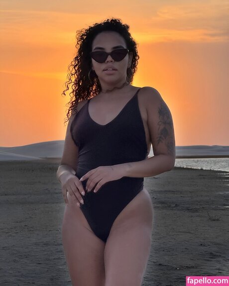 Giovanna Pitel onlyfans ass