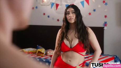 Violet Meyer naked onlyfans pics