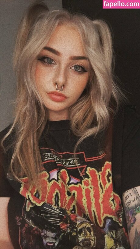 Kassmeinthepits onlyfans naked