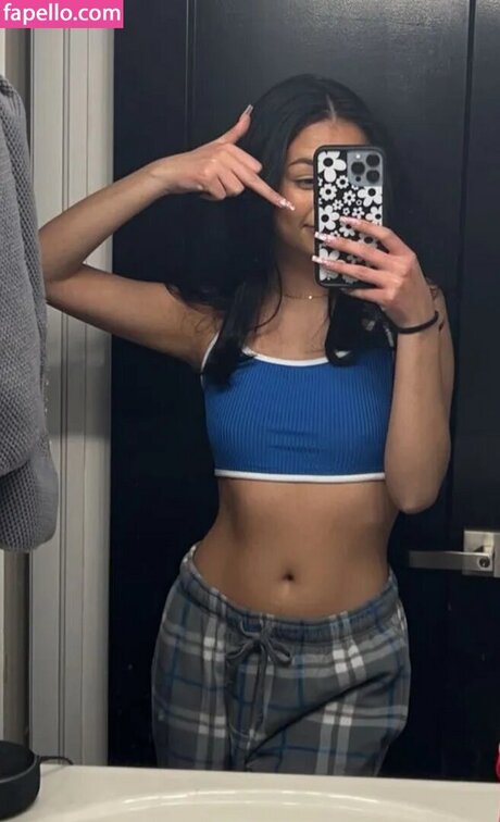 Nina Eastman onlyfans strip tease