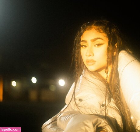 Paloma Mami onlyfans pictures