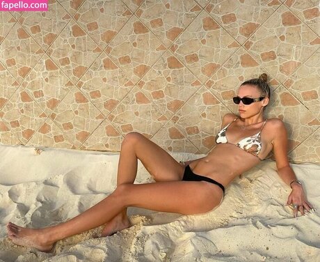 Hallie Batchelder onlyfans