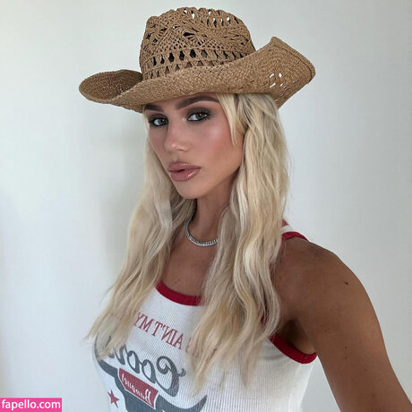 Hallie Batchelder onlyfans archives