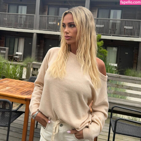 Hallie Batchelder onlyfans